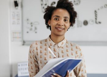 The Definitive Guide to the Business Major: Curriculum, Careers, and the Future of Commerce