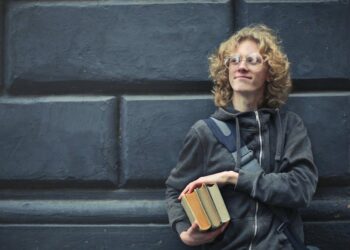 The Uncharted Path: A Narrative Guide to Finding Your Way to a Bachelor’s Degree