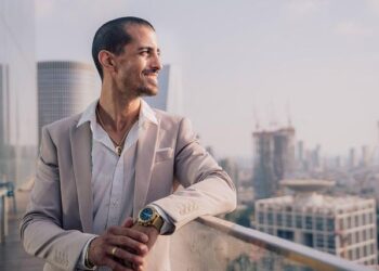 Maximizing the Business Management Degree: A Comprehensive Report on Career Pathways, Salary Potential, and Strategic Advancement